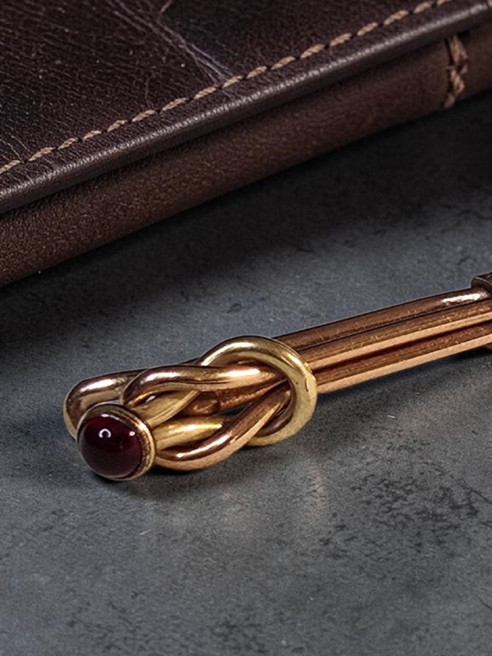 Vintage Retro Tie Clip and Tie Bar Set in Two Tone Plated Metal - Picture 11 of 14